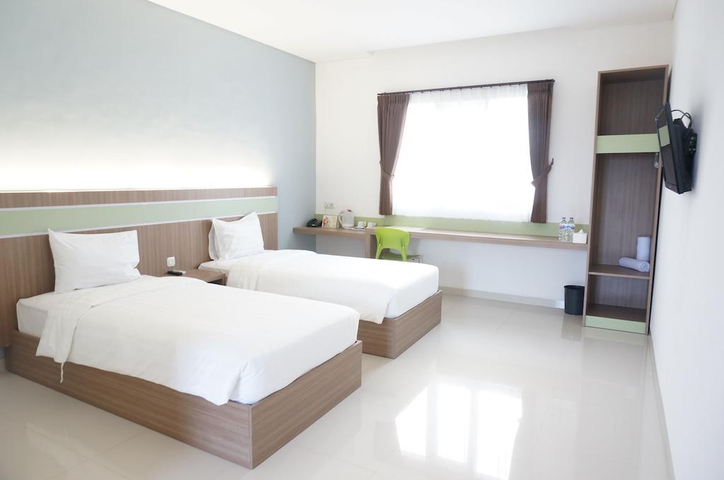Rumah Cassa Guest House Surabaya Zimmer foto