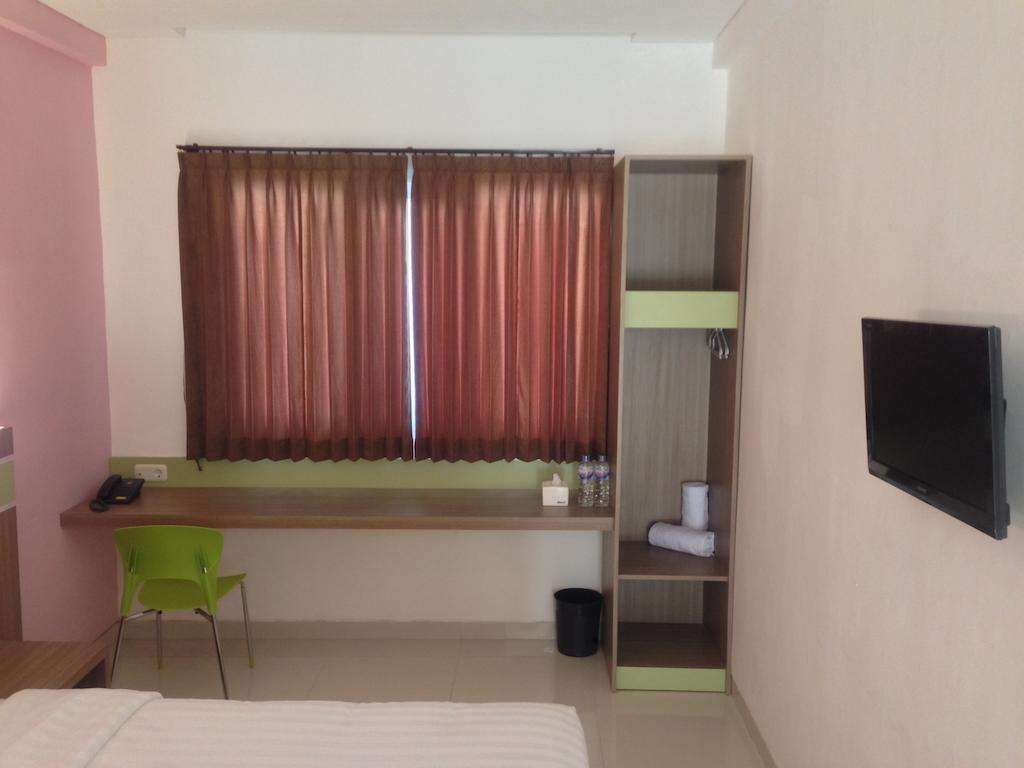 Rumah Cassa Guest House Surabaya Zimmer foto